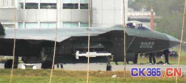中国隐身战斗机已经采用了一种全新型号的格斗空空导弹。