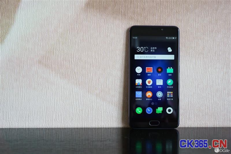 魅蓝E开箱上手体验：1299元！ 超越Note 3