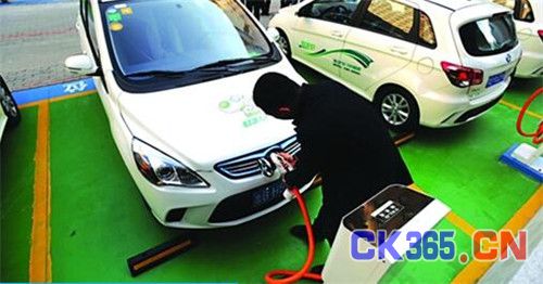 内忧外患！中国新能源汽车政策决策面临的形势