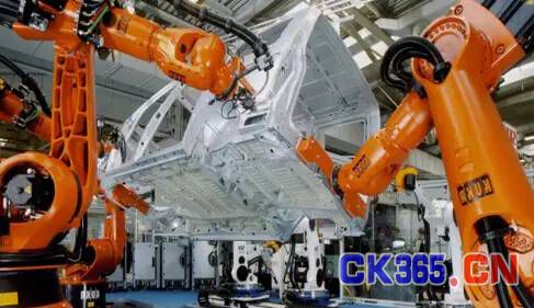 群雄逐鹿的中国工业机器人产业还差点“智能”