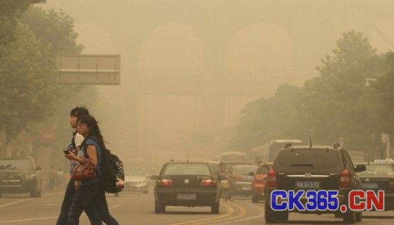 武汉灰霾 PM2监测再次引关注_资讯_中国